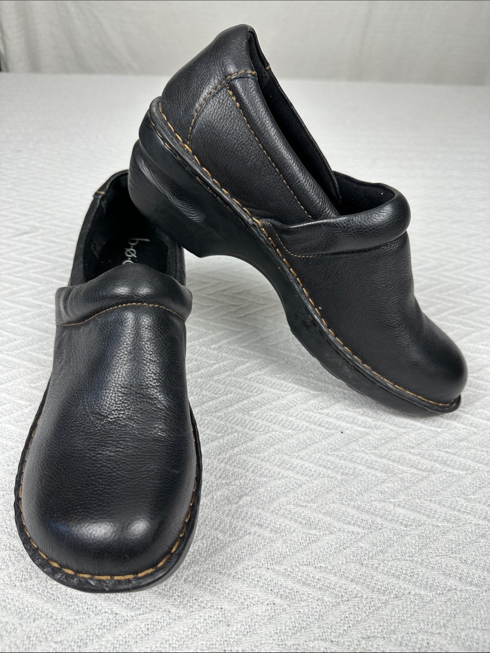 boc Black Leather Slip-On Women's Clogs